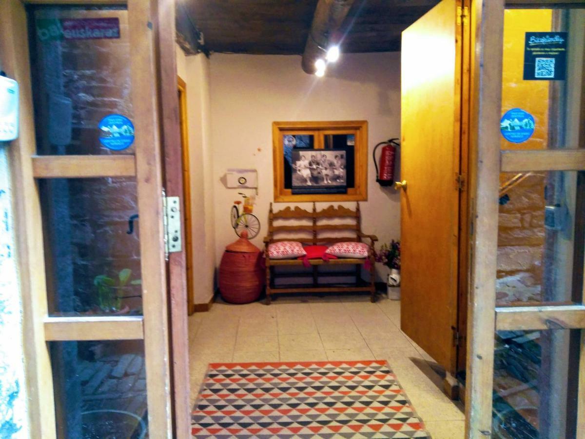 Urzainqui Albergue Armaia Artepea מראה חיצוני תמונה
